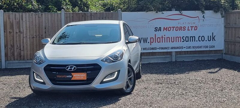 View HYUNDAI I30 1.6 CRDi Blue Drive SE Nav DCT Euro 6 (s/s) 5dr