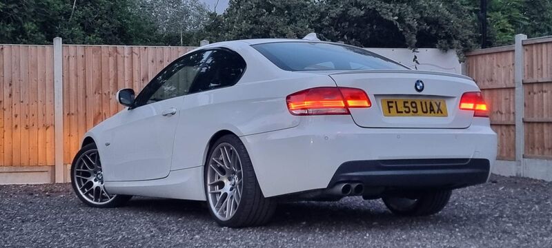 BMW 3 SERIES