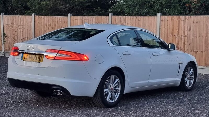 JAGUAR XF