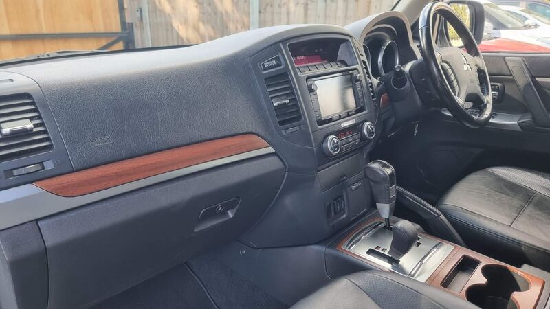 MITSUBISHI SHOGUN