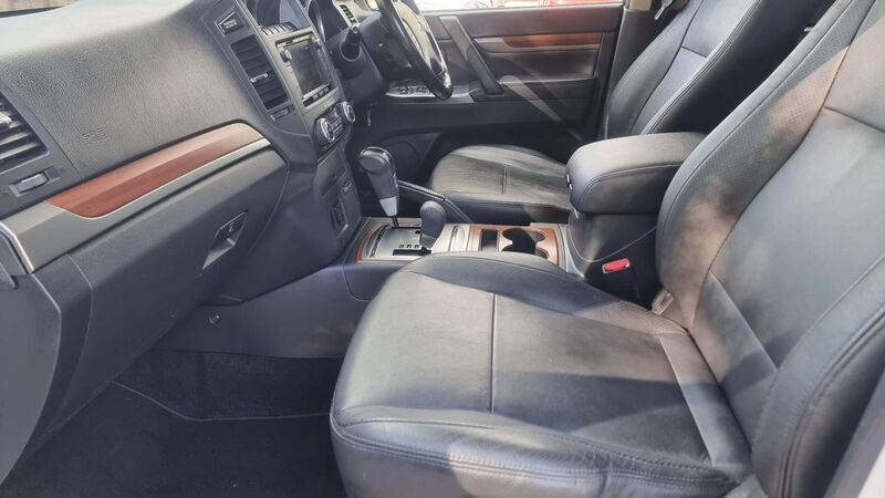 MITSUBISHI SHOGUN