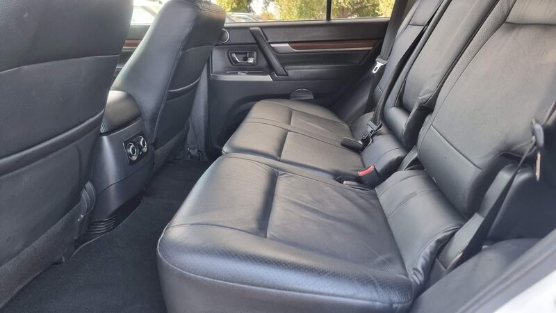 MITSUBISHI SHOGUN