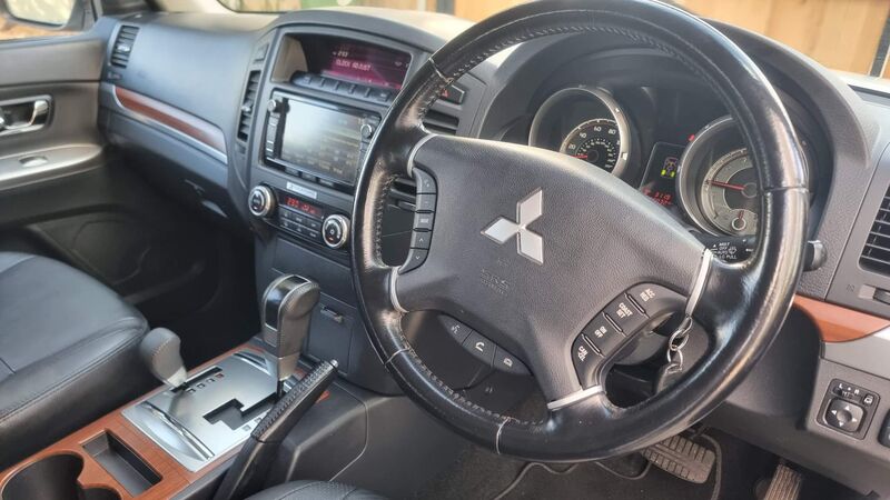 MITSUBISHI SHOGUN